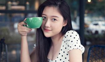 Bất ngờ với nhan sắc không thua kém các hotgirl của em gái Trấn Thành Bất ngờ với nhan sắc không thua kém các hotgirl của em gái Trấn Thành