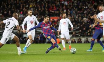 Vidal giật gót điệu nghệ cho Messi ghi bàn hạ Granada Vidal giật gót điệu nghệ cho Messi ghi bàn hạ Granada