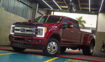 Bán tải hạng nặng Ford F-450 Super Duty Limited rất hiếm ở Việt Nam Bán tải hạng nặng Ford F-450 Super Duty Limited rất hiếm ở Việt Nam