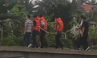 Thực nghiệm hiện trường vụ án thanh niên nghi “ngáo đá” sát hại nữ sinh lớp 9 Thực nghiệm hiện trường vụ án thanh niên nghi “ngáo đá” sát hại nữ sinh lớp 9