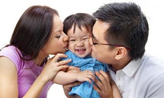 Những lưu ý cha mẹ cần biết để không trở thành trung gian lây bệnh cho con Những lưu ý cha mẹ cần biết để không trở thành trung gian lây bệnh cho con