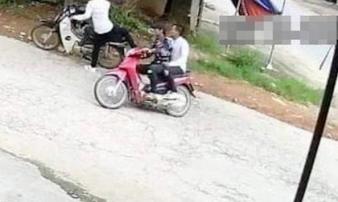 Gây tai nạn xong, quay lại xem thấy nạn nhân đã tử vong, 2 người đàn ông bỏ trốn Gây tai nạn xong, quay lại xem thấy nạn nhân đã tử vong, 2 người đàn ông bỏ trốn