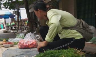 Vụ bé trai bị bố bỏ rơi trước tòa: Người mẹ gần 5 năm không dám tìm gặp con Vụ bé trai bị bố bỏ rơi trước tòa: Người mẹ gần 5 năm không dám tìm gặp con