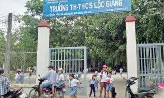 Cô giáo tiểu học bị phụ huynh đánh bất tỉnh Cô giáo tiểu học bị phụ huynh đánh bất tỉnh