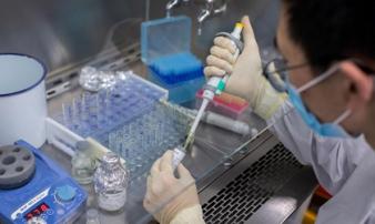 Trung Quốc khẳng định thử nghiệm thành công vaccine Covid-19 trên 100 người Trung Quốc khẳng định thử nghiệm thành công vaccine Covid-19 trên 100 người