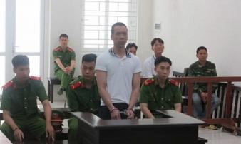 Người chồng chém vợ trọng thương, con gái đứt rời ngón tay lĩnh 14 năm tù Người chồng chém vợ trọng thương, con gái đứt rời ngón tay lĩnh 14 năm tù