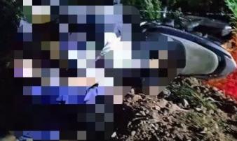 Tông xe máy vào cột hàng rào ven đường, 2 thiếu niên tử vong Tông xe máy vào cột hàng rào ven đường, 2 thiếu niên tử vong