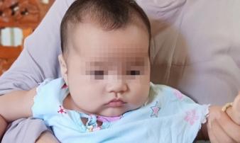 Bé gái bị bỏ trước cổng chùa cùng lời nhắn 'nhờ sư cô nuôi giùm' Bé gái bị bỏ trước cổng chùa cùng lời nhắn 'nhờ sư cô nuôi giùm'