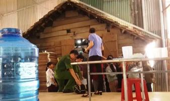 Lâm Đồng: Một học sinh lớp 4 chết trong tư thế treo cổ Lâm Đồng: Một học sinh lớp 4 chết trong tư thế treo cổ