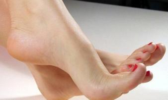 4 điểm chỉ có trên chân của người phụ nữ giàu sang, ai có được là sướng một đời 4 điểm chỉ có trên chân của người phụ nữ giàu sang, ai có được là sướng một đời