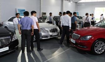 Hậu giảm phí trước bạ: Khách ùn ùn đi mua ô tô, doanh số cửa hàng tăng 300% Hậu giảm phí trước bạ: Khách ùn ùn đi mua ô tô, doanh số cửa hàng tăng 300%