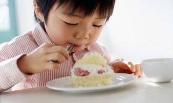 Chuyên gia cảnh báo 4 thực phẩm khiến bé càng ăn càng giảm trí thông minh Chuyên gia cảnh báo 4 thực phẩm khiến bé càng ăn càng giảm trí thông minh