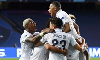 PSG vào bán kết Champions League sau màn ngược dòng trong 3 phút PSG vào bán kết Champions League sau màn ngược dòng trong 3 phút