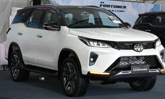 Toyota Fortuner 2021 giảm giá dưới 1 tỷ nhưng lại có thêm nhiều tính năng 'xịn' Toyota Fortuner 2021 giảm giá dưới 1 tỷ nhưng lại có thêm nhiều tính năng 'xịn'
