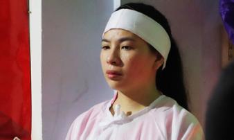 Tang lễ đẫm nước mắt của hiệp sĩ tử vong lúc truy đuổi tội phạm ở Biên Hòa: Vợ mang song thai thẫn thờ bên linh cữu chồng Tang lễ đẫm nước mắt của hiệp sĩ tử vong lúc truy đuổi tội phạm ở Biên Hòa: Vợ mang song thai thẫn thờ bên linh cữu chồng