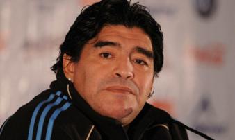 Y tá của Maradona: Ông ấy bị ngã đập đầu trước khi qua đời, nhưng họ đã làm ngơ Y tá của Maradona: Ông ấy bị ngã đập đầu trước khi qua đời, nhưng họ đã làm ngơ