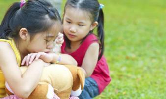 Trước khi trẻ được 8 tuổi, có 4 điều bố mẹ không nên ép con làm, càng áp đặt càng phản tác dụng Trước khi trẻ được 8 tuổi, có 4 điều bố mẹ không nên ép con làm, càng áp đặt càng phản tác dụng