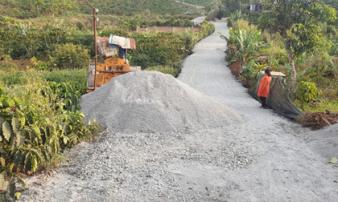 Xe ben kéo xe lu bị đứt cáp làm 1 người tử vong Xe ben kéo xe lu bị đứt cáp làm 1 người tử vong