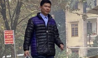 Lãnh đạo Sở Y tế Hòa Bình: Hoàng Công Lương như công dân bình thường, không có 'đặc cách' Lãnh đạo Sở Y tế Hòa Bình: Hoàng Công Lương như công dân bình thường, không có 'đặc cách'