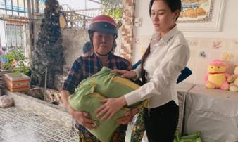 Vợ Vân Quang Long lên tiếng nói rõ về chi tiết tiền phúng điếu và mối quan hệ với nhà chồng Vợ Vân Quang Long lên tiếng nói rõ về chi tiết tiền phúng điếu và mối quan hệ với nhà chồng