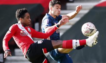 Đốt lưới nhà nghiệt ngã, Arsenal thành cựu vương FA Cup Đốt lưới nhà nghiệt ngã, Arsenal thành cựu vương FA Cup