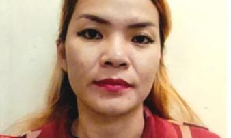 Nữ đối tượng đập vỡ kính cửa sổ, ném chai xăng đốt nhà chồng cũ Nữ đối tượng đập vỡ kính cửa sổ, ném chai xăng đốt nhà chồng cũ