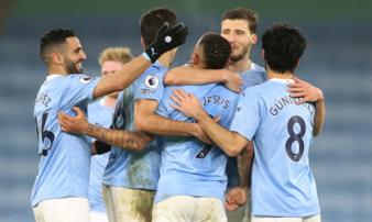 Bùng nổ trước Wolverhampton, Man City nối dài kỷ lục toàn thắng Bùng nổ trước Wolverhampton, Man City nối dài kỷ lục toàn thắng