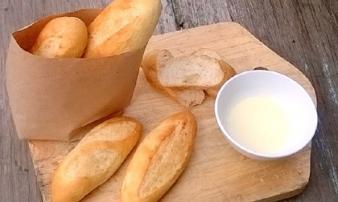 Bánh mì chấm sữa ai cũng thích nhưng ăn theo cách này chỉ hại thân, nhập viện trong tích tắc Bánh mì chấm sữa ai cũng thích nhưng ăn theo cách này chỉ hại thân, nhập viện trong tích tắc