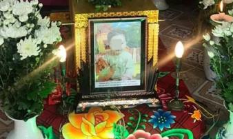 Quảng Ninh: Bế con sang đường bị xe máy tông tuột tay khiến con tử vong, mẹ trẻ đau đớn lên mạng cầu cứu tìm thủ phạm Quảng Ninh: Bế con sang đường bị xe máy tông tuột tay khiến con tử vong, mẹ trẻ đau đớn lên mạng cầu cứu tìm thủ phạm