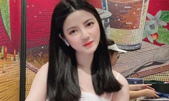 Lộ hint hẹn hò của Quang Hải và bạn gái hơn 3 tuổi: Check-in chung chỗ, đằng gái còn viết caption thả thính rợp trời Lộ hint hẹn hò của Quang Hải và bạn gái hơn 3 tuổi: Check-in chung chỗ, đằng gái còn viết caption thả thính rợp trời