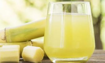 Nước mía giải khát mùa hè rất tốt nhưng có 4 kiểu người đừng dại uống vào kẻo hại thân Nước mía giải khát mùa hè rất tốt nhưng có 4 kiểu người đừng dại uống vào kẻo hại thân