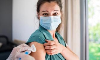 Chuyên gia khuyến cáo 2 vấn đề về việc tiêm vắc xin Covid-19 mũi thứ 2 Chuyên gia khuyến cáo 2 vấn đề về việc tiêm vắc xin Covid-19 mũi thứ 2