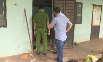 Bé trai 1 tuổi bò lổm ngổm ra cửa gào khóc, mọi người tá hỏa phát hiện người mẹ chết trong nhà Bé trai 1 tuổi bò lổm ngổm ra cửa gào khóc, mọi người tá hỏa phát hiện người mẹ chết trong nhà
