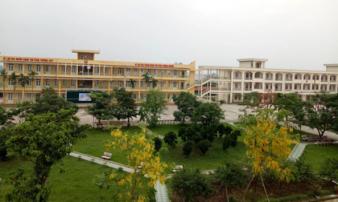 Thông tin mới vụ nam sinh đặt camera quay lén trong nhà vệ sinh trường để tống tiền cô giáo Thông tin mới vụ nam sinh đặt camera quay lén trong nhà vệ sinh trường để tống tiền cô giáo