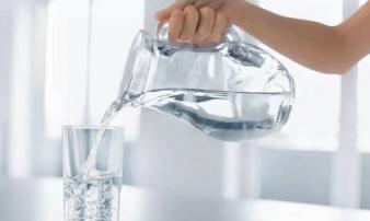 Luôn cảm thấy khô miệng, uống nước không có tác dụng, hãy coi chừng mắc 7 loại bệnh Luôn cảm thấy khô miệng, uống nước không có tác dụng, hãy coi chừng mắc 7 loại bệnh
