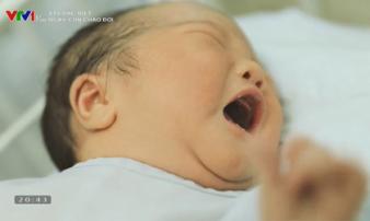 Phóng sự VTV đặc biệt 'Ngày con chào đời', không còn ám ảnh, khốc liệt như 'Ranh giới' nhưng vẫn lấy đi nhiều nước mắt của mọi người Phóng sự VTV đặc biệt 'Ngày con chào đời', không còn ám ảnh, khốc liệt như 'Ranh giới' nhưng vẫn lấy đi nhiều nước mắt của mọi người