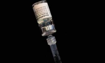 Mỹ chính thức phê duyệt liều vaccine COVID-19 tăng cường cho một số đối tượng Mỹ chính thức phê duyệt liều vaccine COVID-19 tăng cường cho một số đối tượng