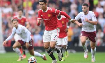 Ronaldo bị 'cướp trên tay', Man United thua đớn đau ngay trên Old Trafford Ronaldo bị 'cướp trên tay', Man United thua đớn đau ngay trên Old Trafford