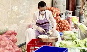 Xót xa những hình ảnh hiếm của Phi Nhung trước khi nhập viện do nhiễm Covid-19 Xót xa những hình ảnh hiếm của Phi Nhung trước khi nhập viện do nhiễm Covid-19