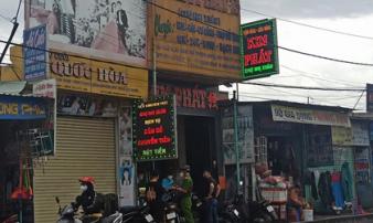 TP.HCM: Vờ mua vàng, nam thanh niên cướp 2 sợi dây chuyền chỉ trong 5 giây TP.HCM: Vờ mua vàng, nam thanh niên cướp 2 sợi dây chuyền chỉ trong 5 giây