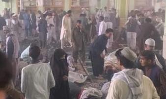 Nổ cực lớn ở Afghanistan, rất nhiều người đã tử vong - Kẻ tấn công tàn bạo lộ diện Nổ cực lớn ở Afghanistan, rất nhiều người đã tử vong - Kẻ tấn công tàn bạo lộ diện