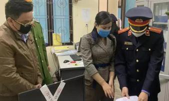 Nữ thủ quỹ mang 6,5 tỉ đồng đầu tư tài chính nhưng dối trá 'bị rơi lúc nào không hay' Nữ thủ quỹ mang 6,5 tỉ đồng đầu tư tài chính nhưng dối trá 'bị rơi lúc nào không hay'