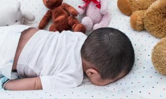 Hà Nội: Bé gái 2 tháng tuổi tử vong đột ngột khi ngủ cùng mẹ Hà Nội: Bé gái 2 tháng tuổi tử vong đột ngột khi ngủ cùng mẹ