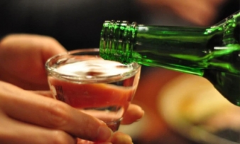 Vì sao uống rượu bia tăng nguy cơ ung thư: Chuyên gia chỉ ra cơ chế, ảnh hưởng 'cực gắt'