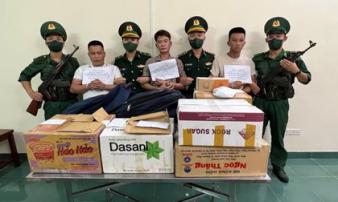 Bắt 3 đối tượng vận chuyển 30kg ma túy có mang theo vũ khí 'nóng' Bắt 3 đối tượng vận chuyển 30kg ma túy có mang theo vũ khí 'nóng'