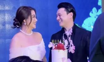 Trương Ngọc Ánh đón sinh nhật muộn cùng tình trẻ, nhìn cứ ngỡ như tiệc đính hôn Trương Ngọc Ánh đón sinh nhật muộn cùng tình trẻ, nhìn cứ ngỡ như tiệc đính hôn