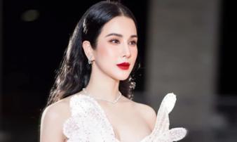 Diệp Lâm Anh skincare 7 bước mỗi sáng, bảo sao da luôn săn chắc mịn màng đến vậy Diệp Lâm Anh skincare 7 bước mỗi sáng, bảo sao da luôn săn chắc mịn màng đến vậy