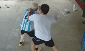 Hà Nội: Công an xác minh vụ bé trai 14 tuổi bị hành hung tại nhà Hà Nội: Công an xác minh vụ bé trai 14 tuổi bị hành hung tại nhà