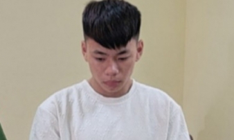 Bắt tạm giam thanh niên 19 tuổi mang dao chém 'đối thủ'