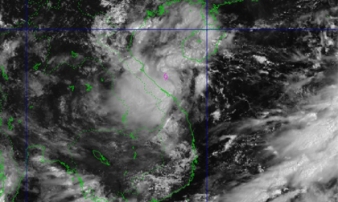 Bão số 4 tăng tốc, đổ bộ đất liền sớm hơn dự kiến